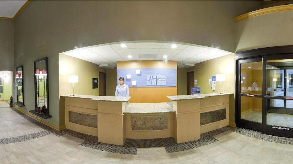 Holiday Inn Express Hotel & Suites Thornburg-S. Fredericksburg By Ihg Extérieur photo