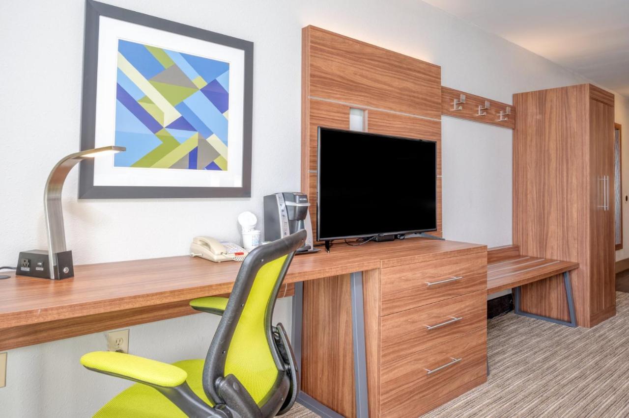 Holiday Inn Express Hotel & Suites Thornburg-S. Fredericksburg By Ihg Extérieur photo
